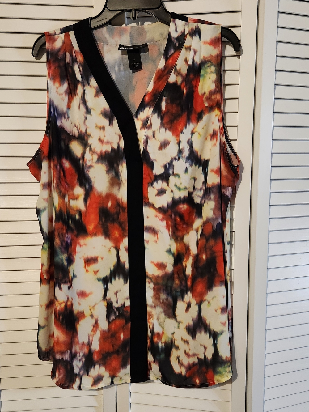 Lane Bryant Multicolor Floral Watercolor V-Neck Sleeveless Top with Black Trim